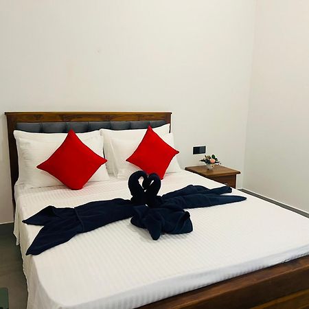 Maapagala Resort Szigirija Kültér fotó