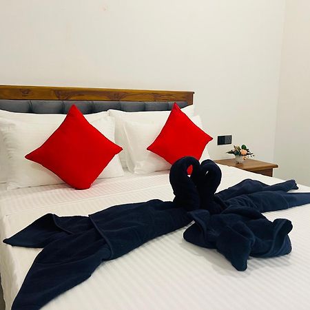 Maapagala Resort Szigirija Kültér fotó