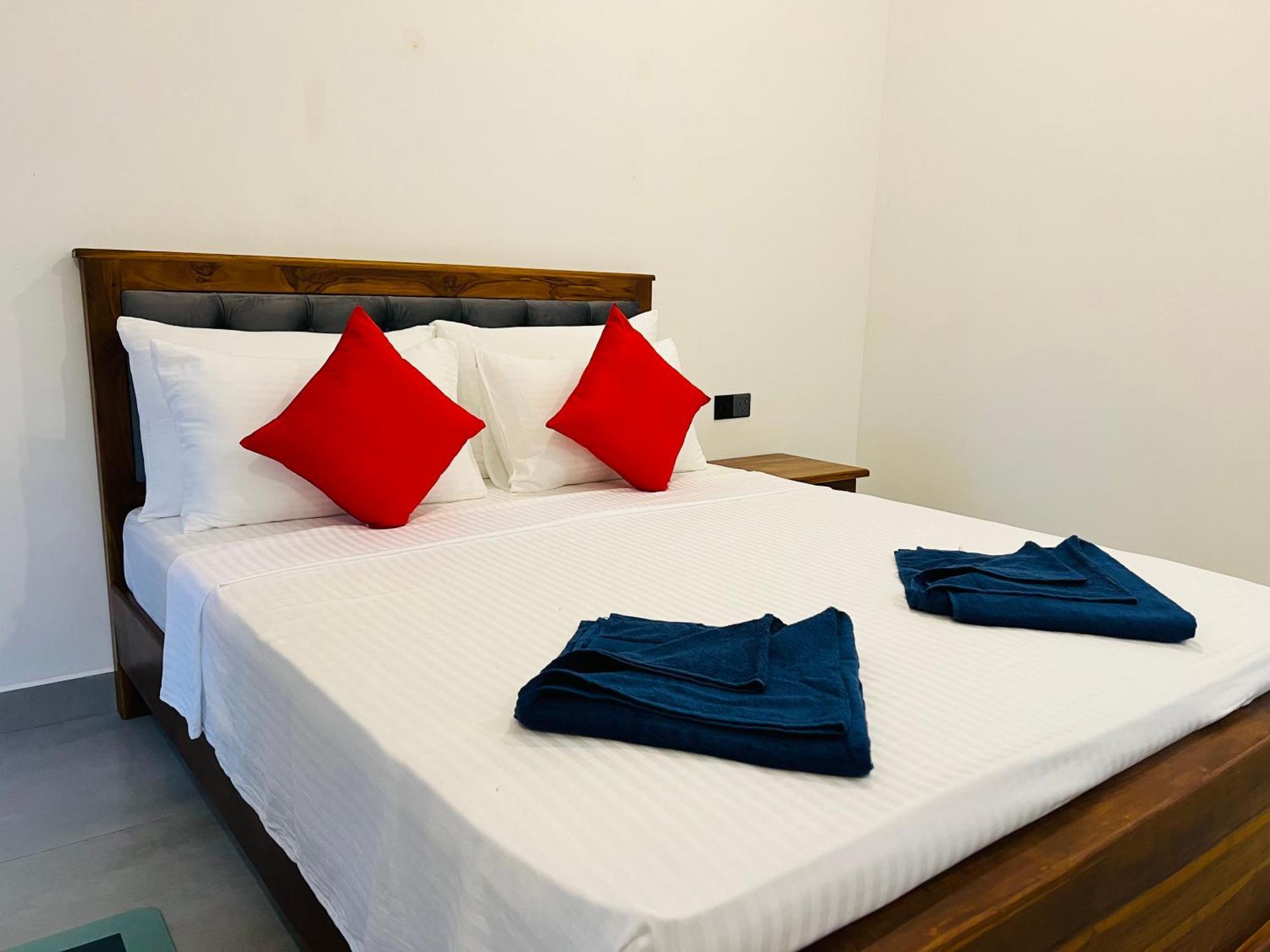 Maapagala Resort Szigirija Kültér fotó