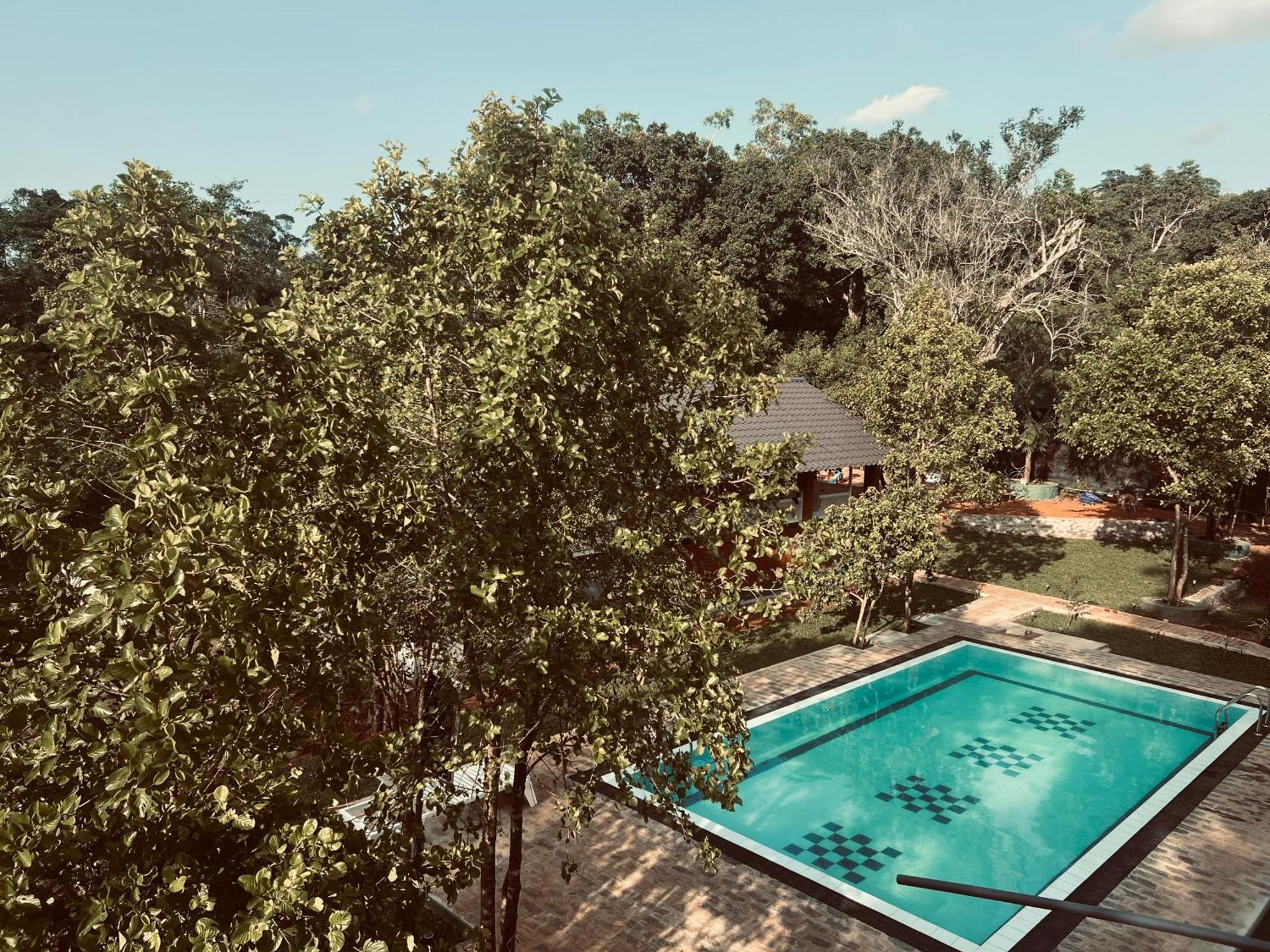Maapagala Resort Szigirija Kültér fotó
