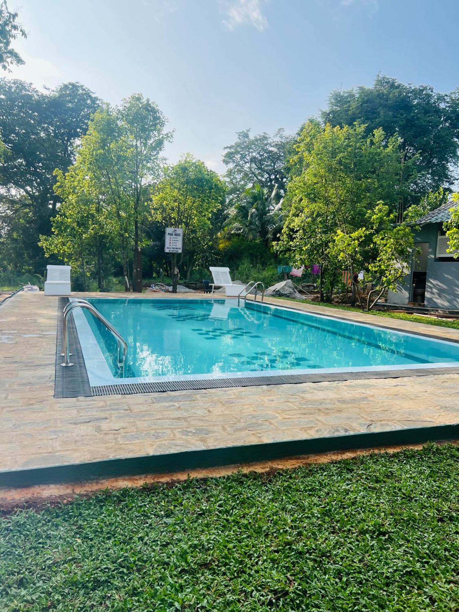 Maapagala Resort Szigirija Kültér fotó