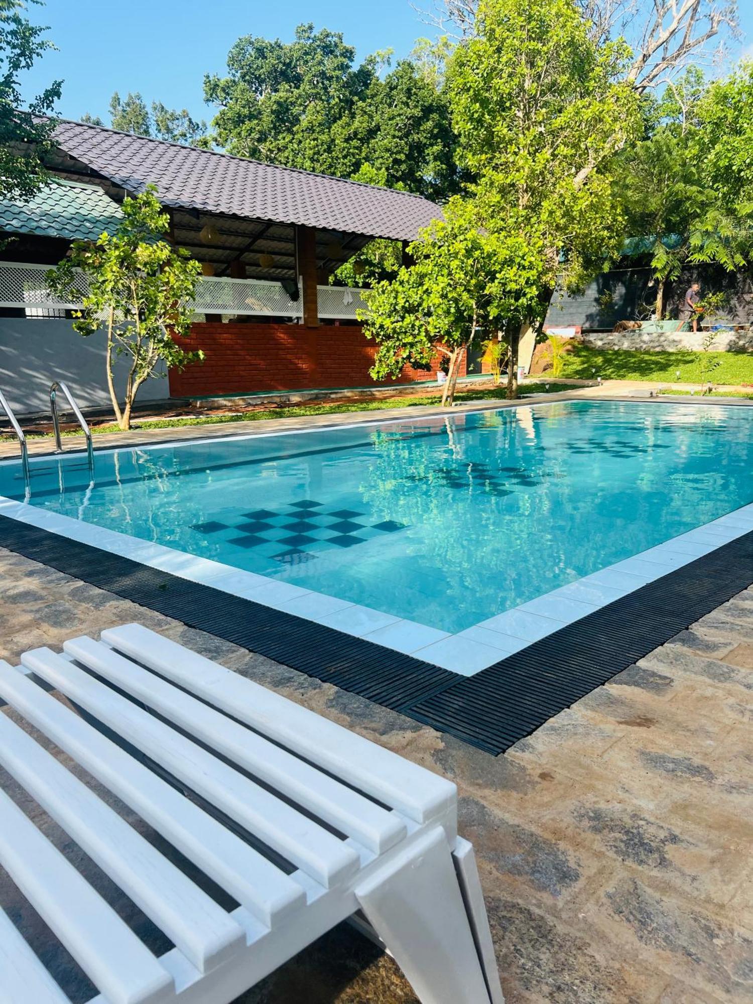 Maapagala Resort Szigirija Kültér fotó