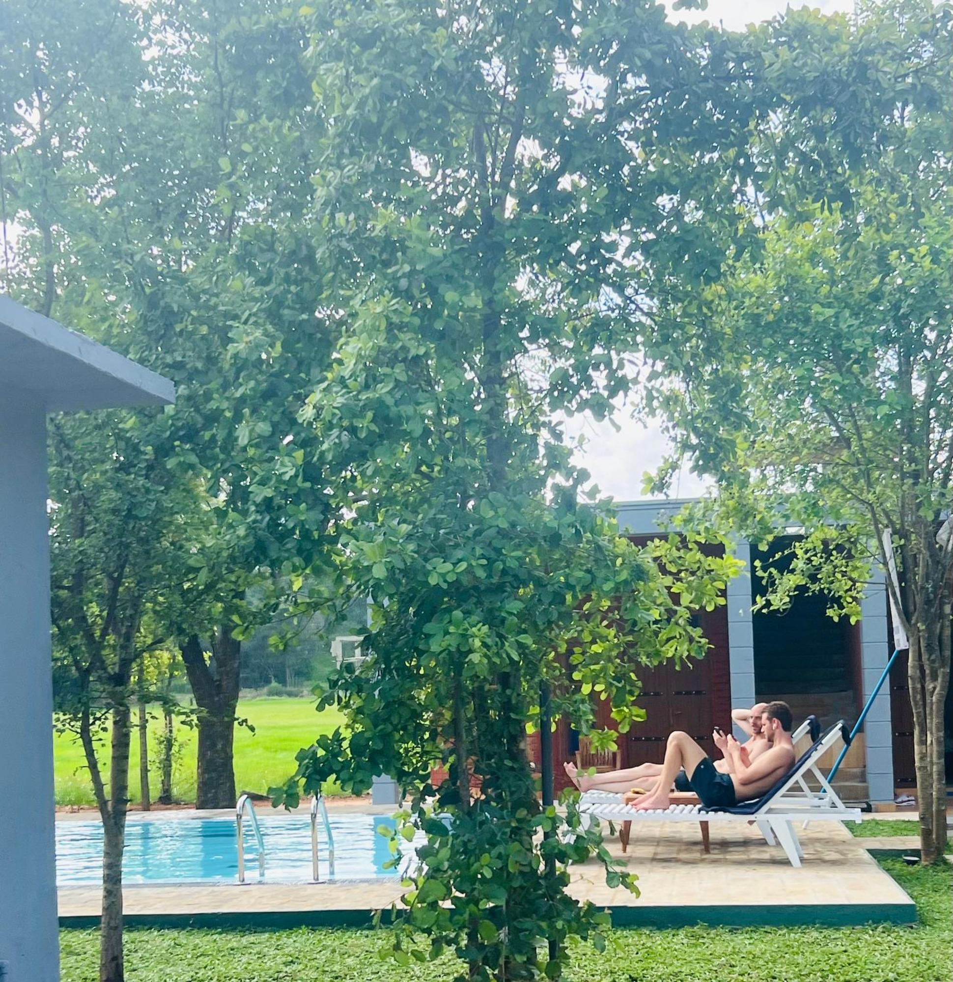 Maapagala Resort Szigirija Kültér fotó
